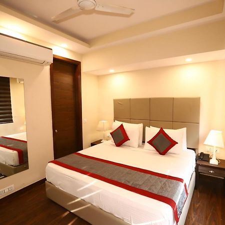 ניו דלהי Hotel Azulo Inn Bhikaji Cama Place Delhi - Couple Friendly Local Ids Accepted מראה חיצוני תמונה