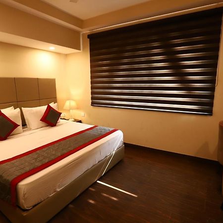 ניו דלהי Hotel Azulo Inn Bhikaji Cama Place Delhi - Couple Friendly Local Ids Accepted מראה חיצוני תמונה