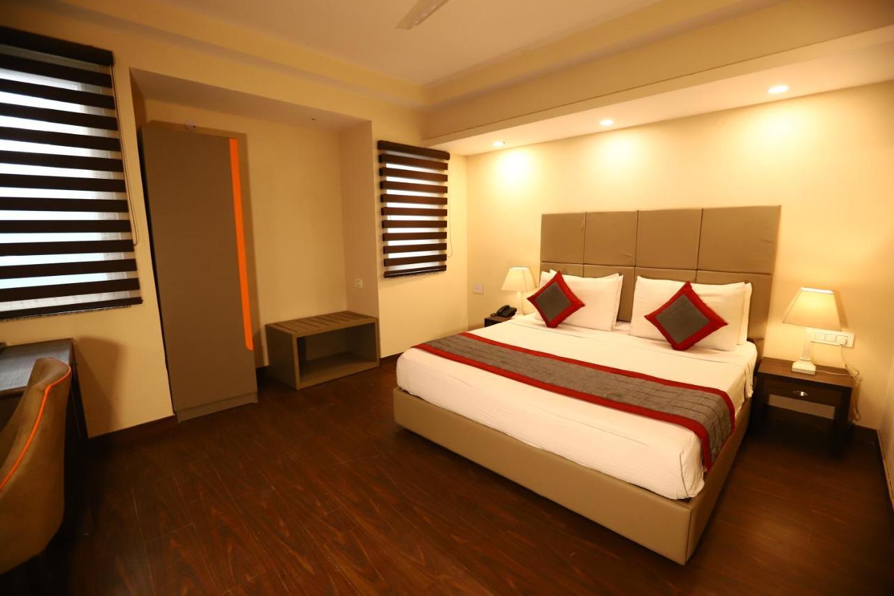 ניו דלהי Hotel Azulo Inn Bhikaji Cama Place Delhi - Couple Friendly Local Ids Accepted מראה חיצוני תמונה