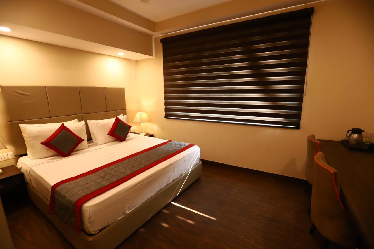 ניו דלהי Hotel Azulo Inn Bhikaji Cama Place Delhi - Couple Friendly Local Ids Accepted מראה חיצוני תמונה